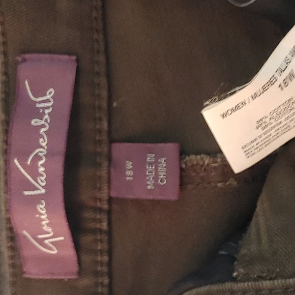 Gloria Vanderbilt Jeans - Picture 2 of 4